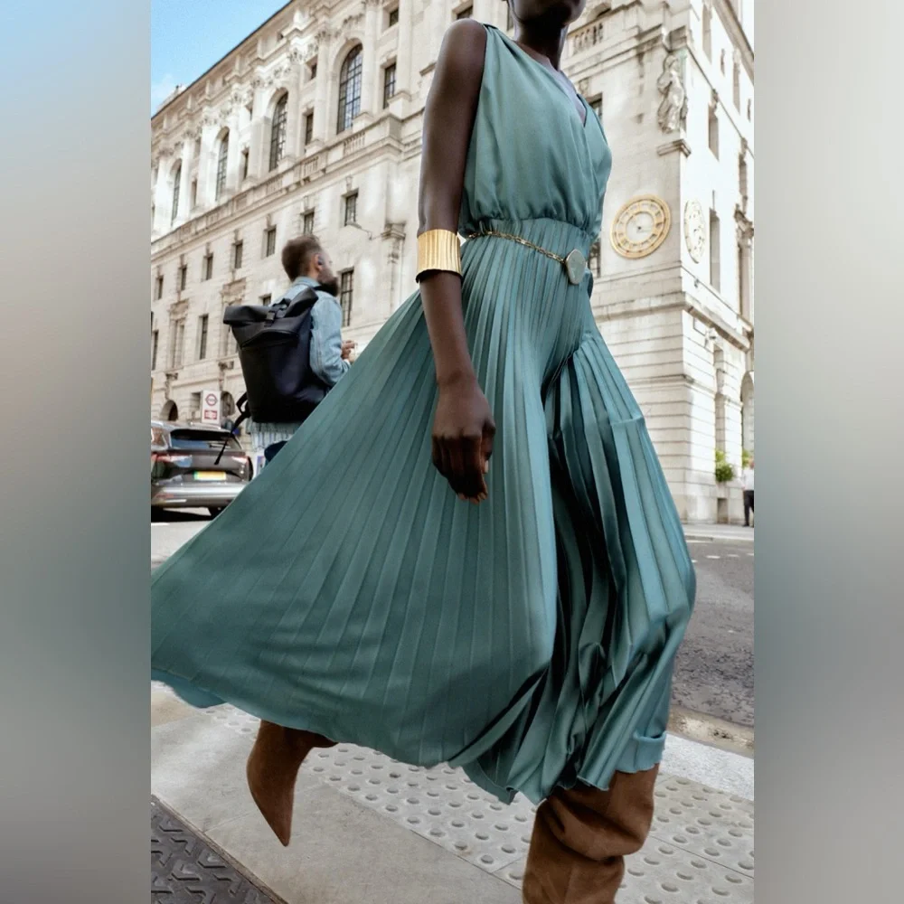 🆕(NWT) ZARA Bloggers Fav Pleated Midi Dress with Belt. XS. Color: Blue Steel - Picture 8 of 16